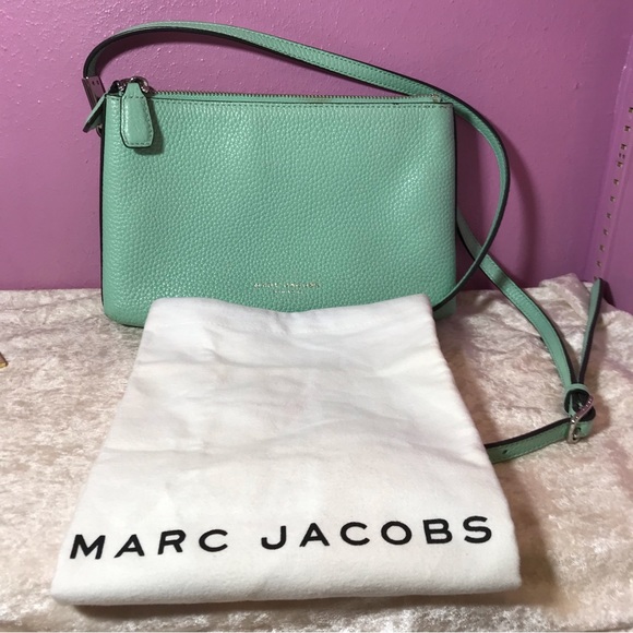 Marc Jacobs Handbags - Marc Jacobs Mint Green Essential Leather Crossbody Purse Bag EUC Pebbled Strappy